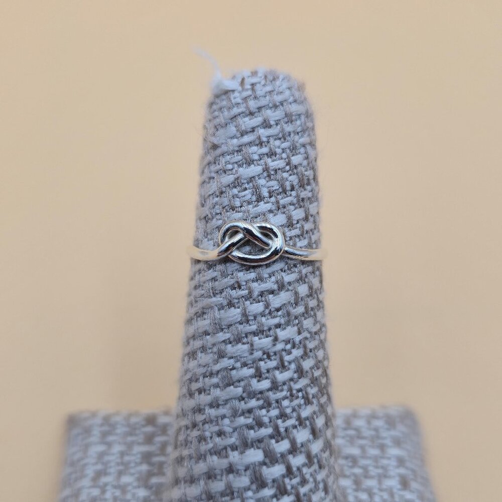 Size 4.5 Sterling Silver Knot Handmade Band Ring A4552